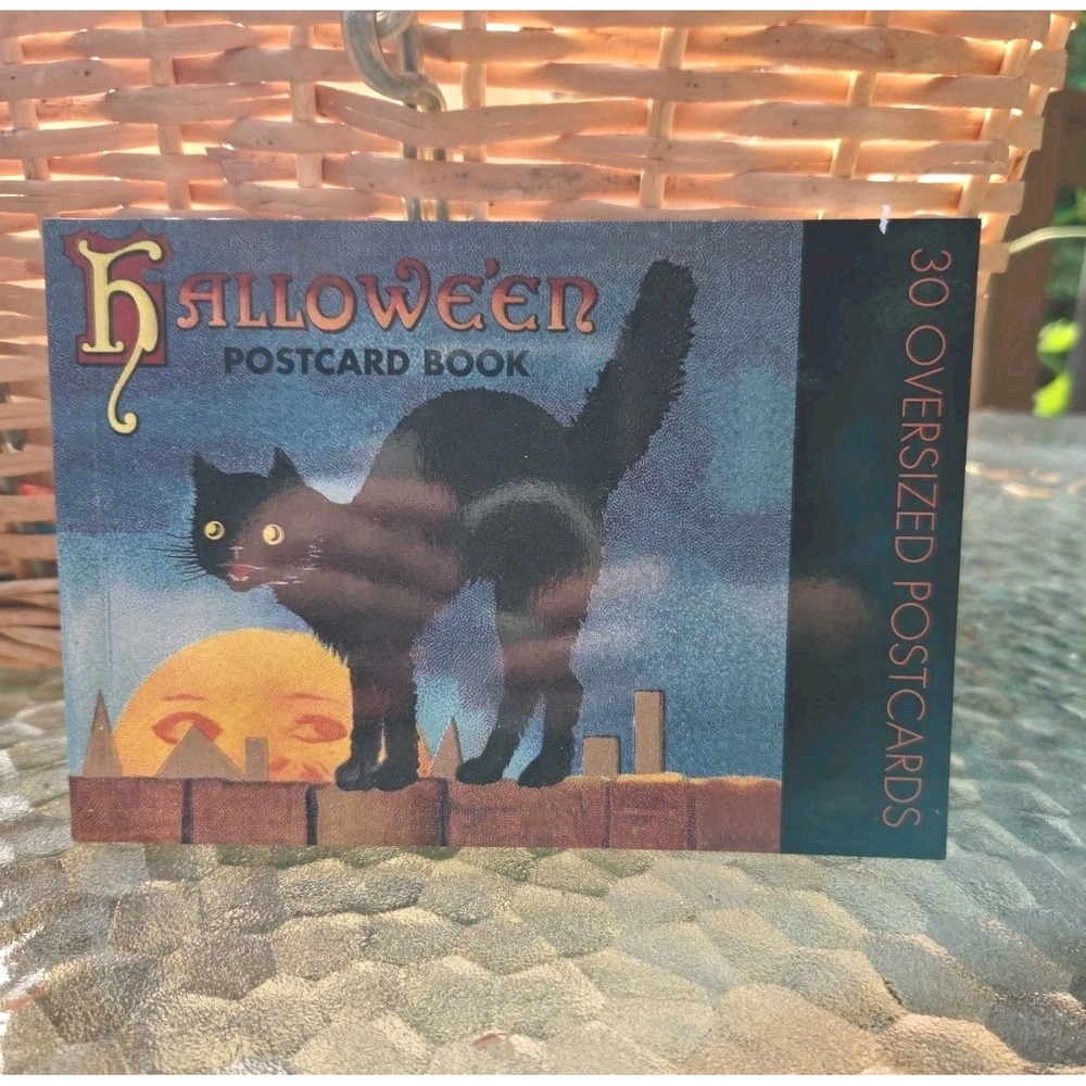 Halloween Postcard Book: 30 Oversized Postcards - Like New